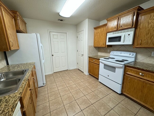 Building Photo - 3-Bedroom House for Rent in Killeen