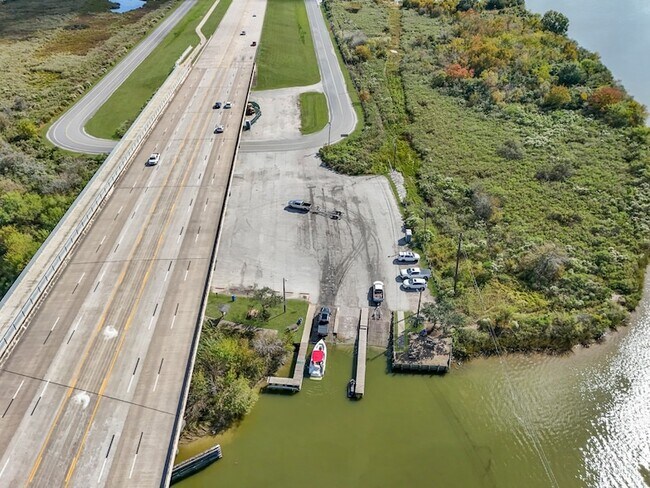 Building Photo - 18800 Egret Bay Blvd