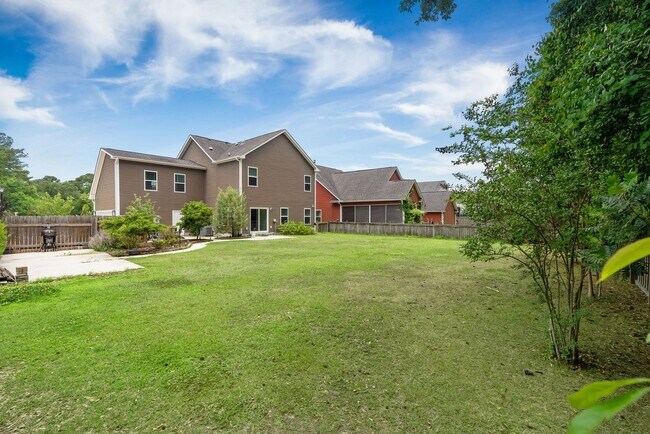 Building Photo - Available now. Beautiful 5 BR/2.5 BA Home in Swygerts Landing!