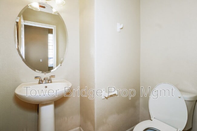 Building Photo - 3918 Ginko Way