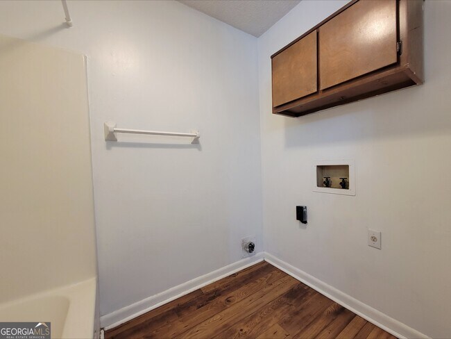 Building Photo - 4570 Hwy 53