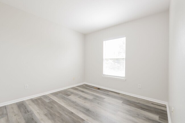 Building Photo - Newly update 4 bed/2.5 Bath in Parker