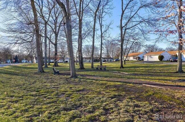 Building Photo - 368B Metuchen Dr