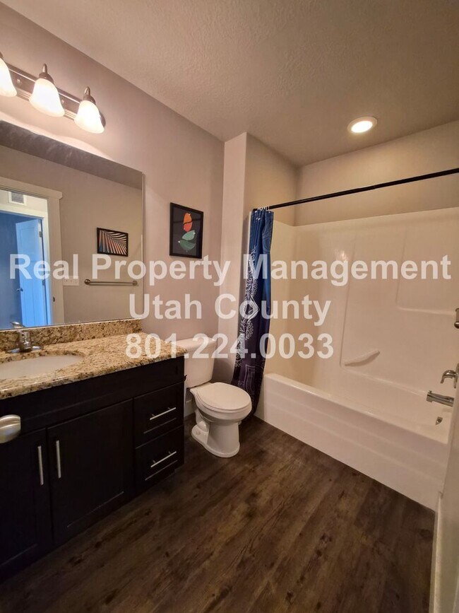 Building Photo - Townhome in Eagle Mountain