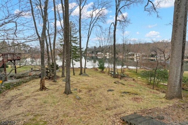 Building Photo - 13 S Shore Trail