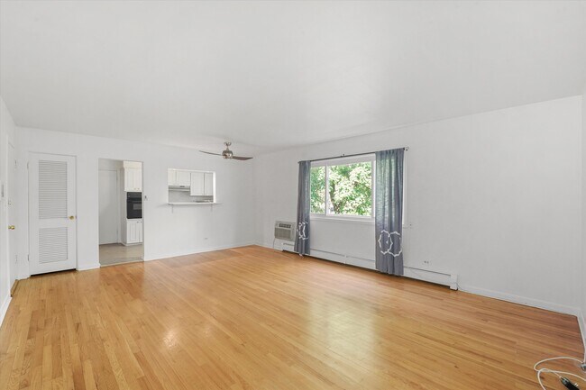 Building Photo - 200 S Blvd-1A