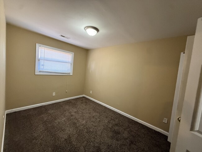 Building Photo - 1009 Abrams St