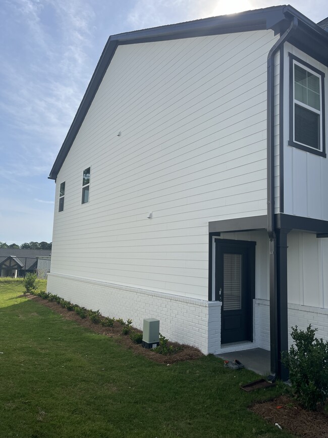 Side view of Townhome - 170 Mission Blvd