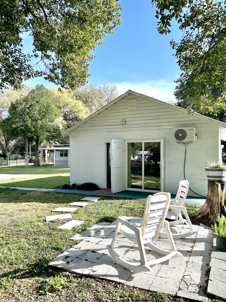 Building Photo - 4339 Tiny Ln
