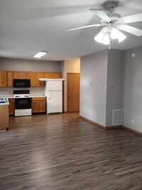 Building Photo - 3928 Ledyard St