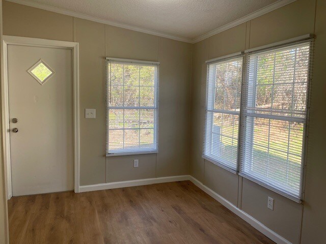 Building Photo - 4473 Welch Dr