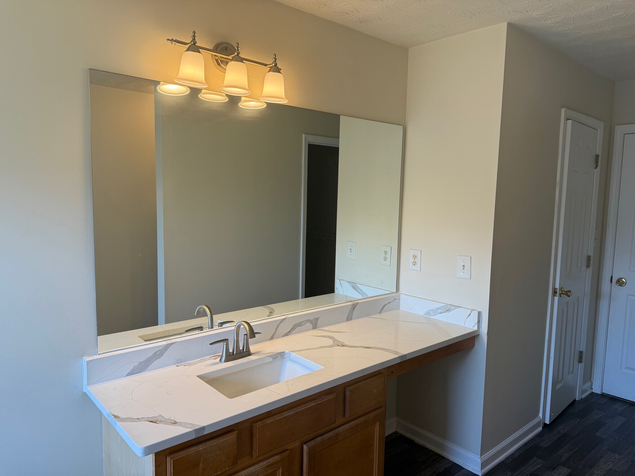Building Photo - 259 Hardy Lillies Dr