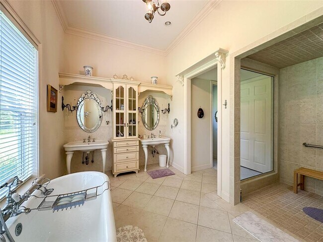 Building Photo - 6425 NW 202nd Pl