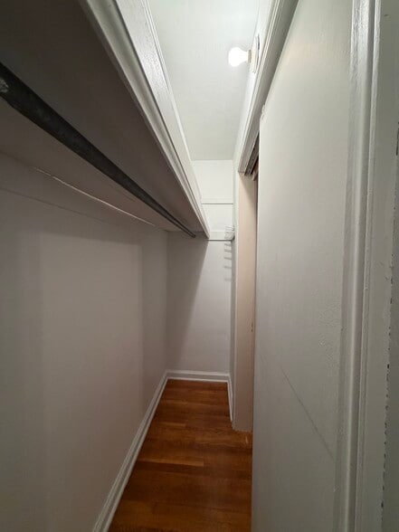 Building Photo - 161 Blades St