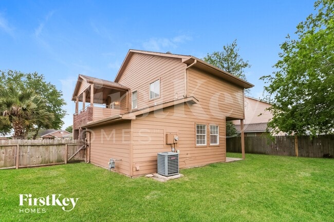 Building Photo - 2106 Hazyknoll Ln