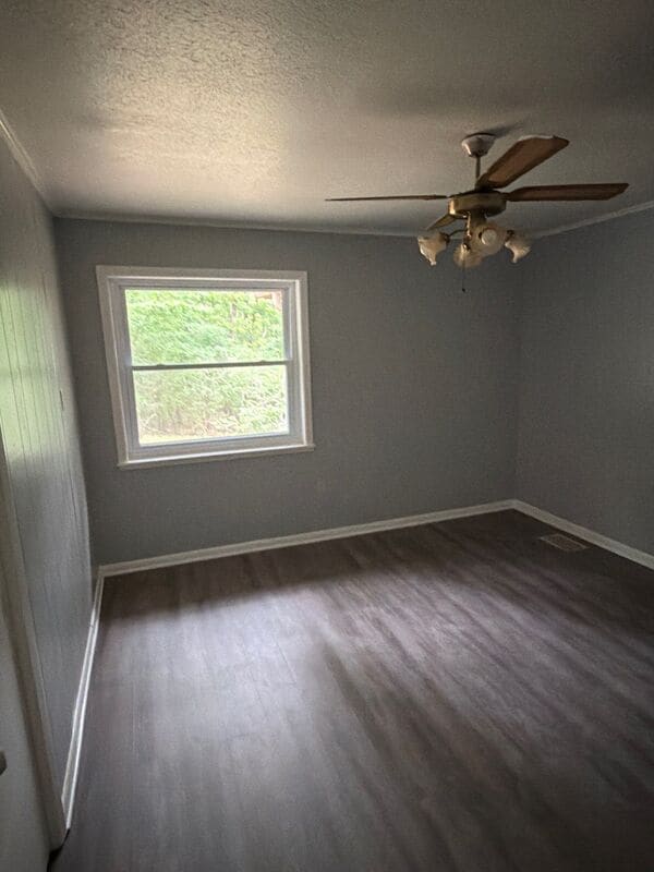 Building Photo - 415 Sylvan Trail