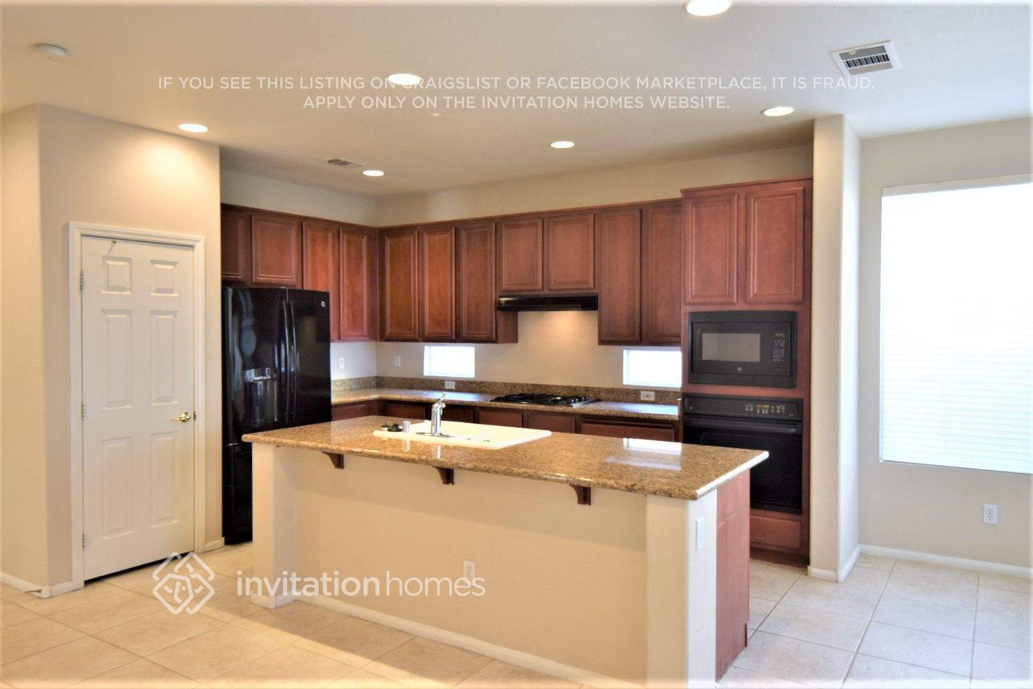 Building Photo - 3452 Yellow Cove Ln