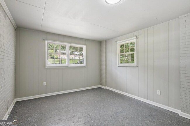 Building Photo - 3036 Will Rogers Pl SE