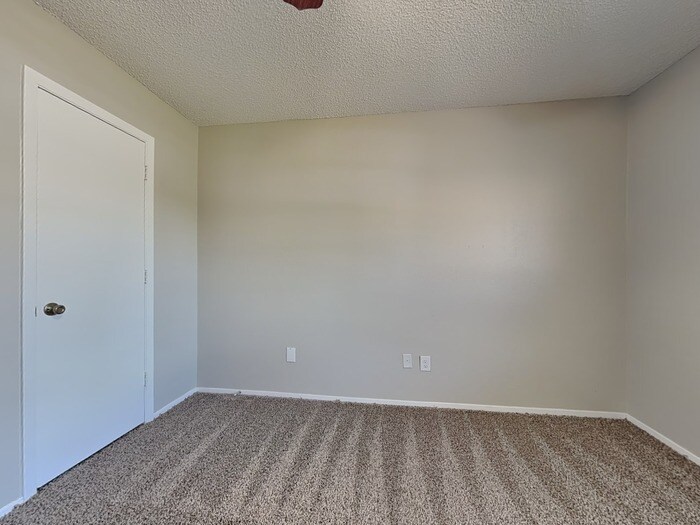 Building Photo - 316 Quail Creek Dr
