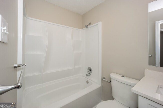 Building Photo - 8904 Channing Dr