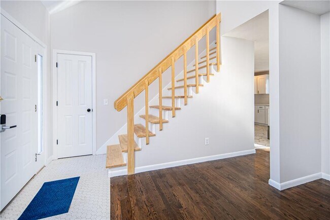 Building Photo - 262 Wood Hill Rd