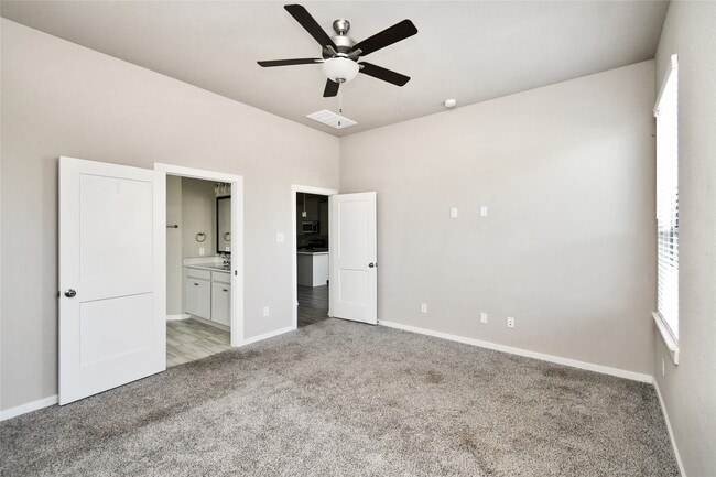 Building Photo - 939 Malibu Shr Ln