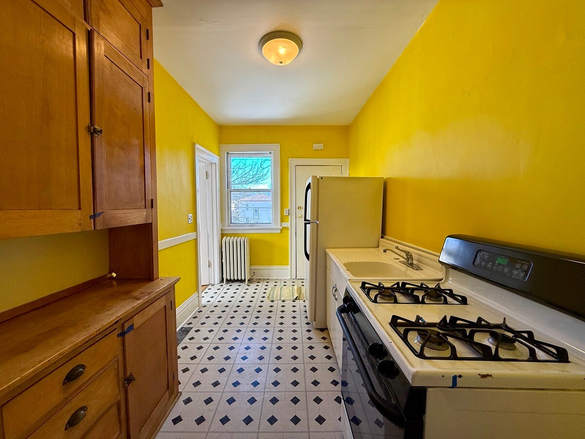 Building Photo - 3741 Harriet Ave