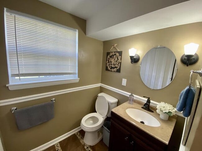 Building Photo - 3704 Timbercrest Dr NW