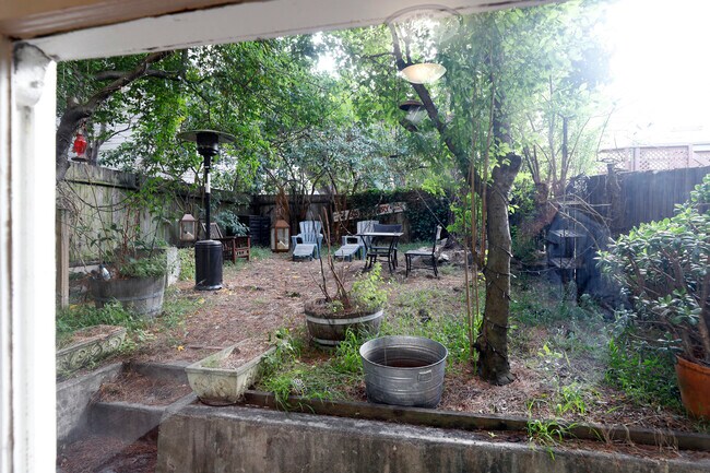 Building Photo - 84a Sanchez St