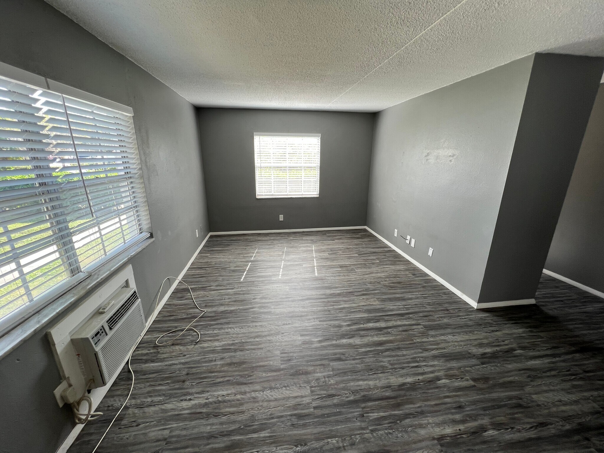 Interior Photo - 111 SW Madison Cir N, St Petersburg, FL 33703