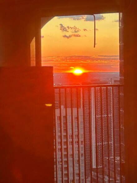 Building Photo - 300 N State St