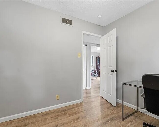 Building Photo - 284 Ramsey Ln