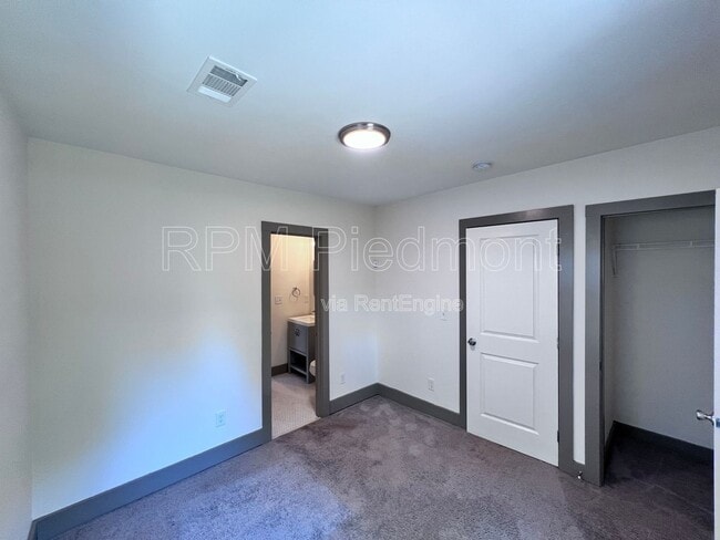 Building Photo - 334 Dargan Pl SW