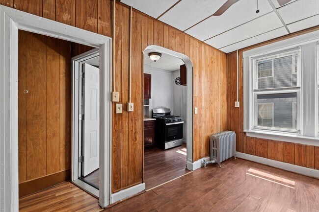 Building Photo - 61 Clendenny Ave