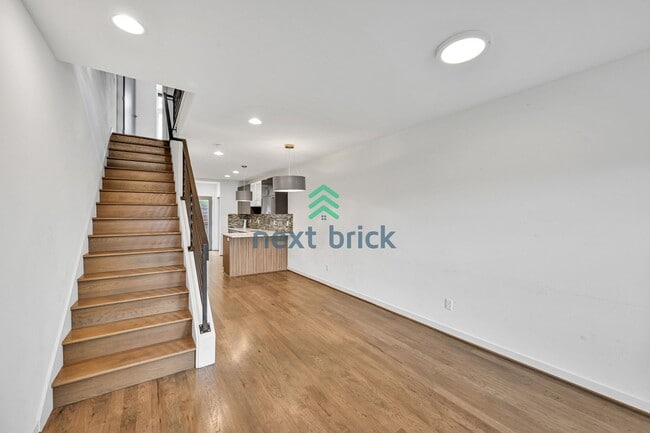 Building Photo - Stunning 3-Bed, 2.5-Bath Townhome in West ...