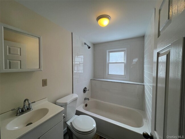 Building Photo - 62 Warwick Rd