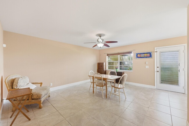 Building Photo - 729 Normandy Trail