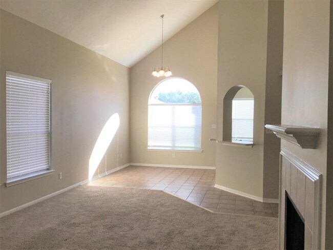 Building Photo - 3927 Dogwood Bough Ln