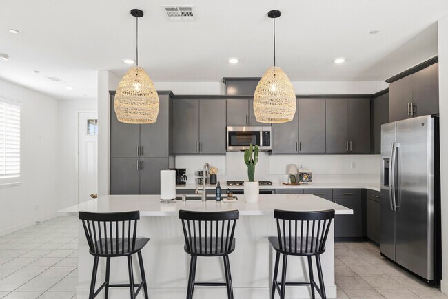 Building Photo - 76273 Cornell Wy