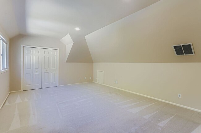 Building Photo - 5bd/2.5ba Sammamish House