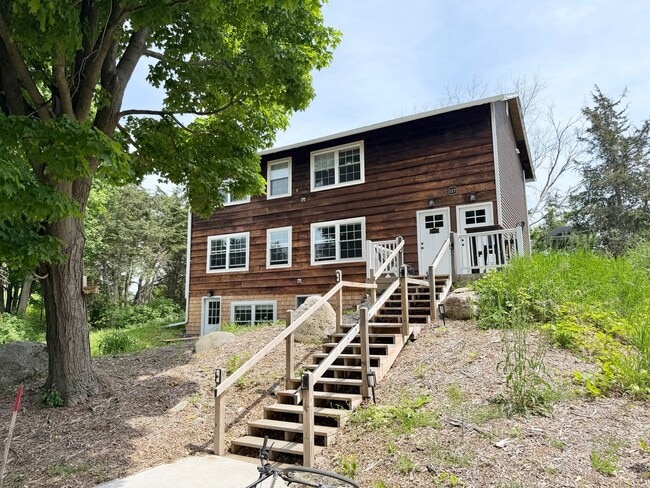Building Photo - 127 Station Rd