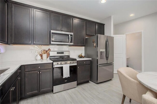 Building Photo - 1961 James Red Moore Blvd