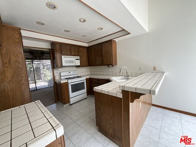 Building Photo - 1195 N Diamond Bar Blvd