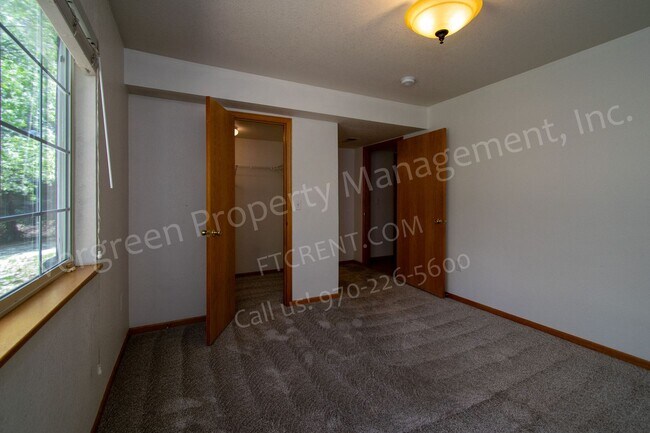Building Photo - Amazing 2 Bedroom on City Park!