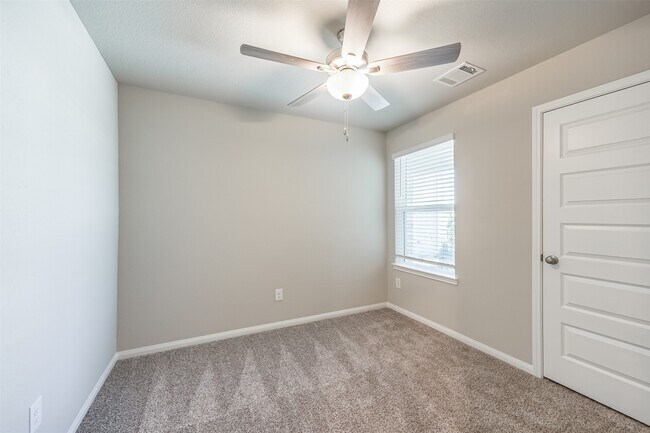 Building Photo - 17586 Rosette Grass Dr