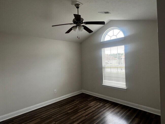 Building Photo - JULY SPECIAL !!! $150.00 OFF YOUR FIRST 2 ...