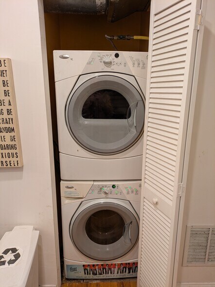 Building Photo - 95 Webster Ave