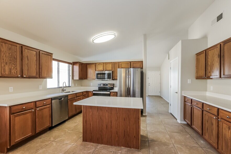 Building Photo - 2829 W Grenadine Rd