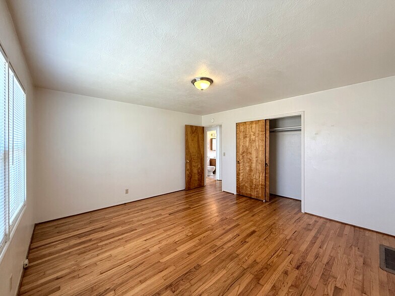Building Photo - 1116 Henderson St