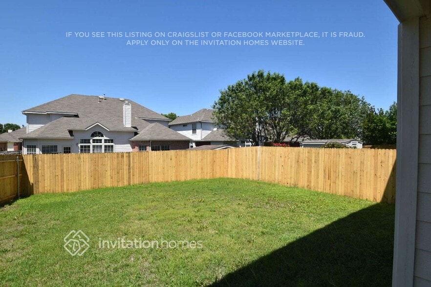 Building Photo - 11705 Ficus Dr